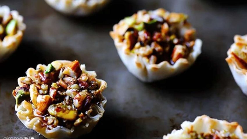 mini filo dough cups with baklava filling